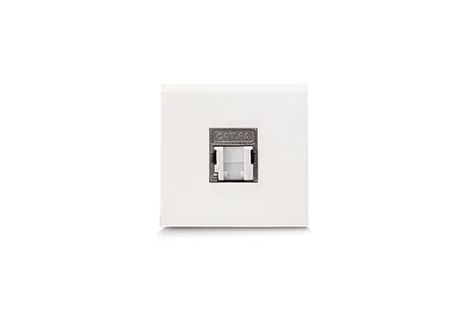 PRISE INFORMATIQUE 8+1 PLOTS RJ45 CAT 6AS STP CARREE CLARA 43